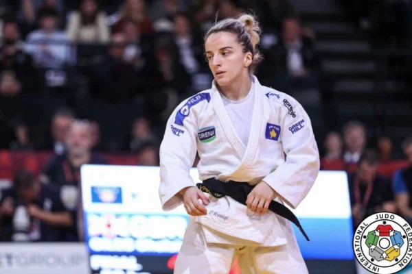 Distria Krasniqi në gjysmëfinale të Grand Slamit të Parisit