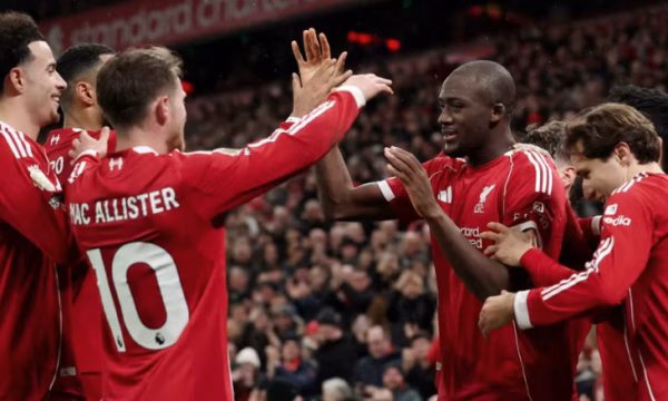 Slot vlerëson Konaten pas rikthimit emocional dhe golit në “Anfield”