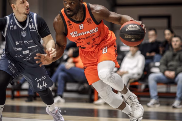 Bashkimi fiton gjysmëfinalen e parë, përmbys epërsinë prej 11 pikëve të Prishtinës