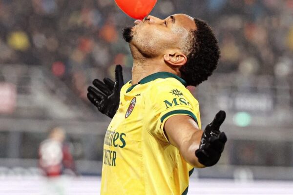 Milan fiton pa vështirësi ndaj Bolognas në udhëtim