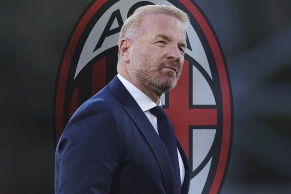 Kontratë tre vjeçare, Milan transferon yllin e rivalëve me kosto zero