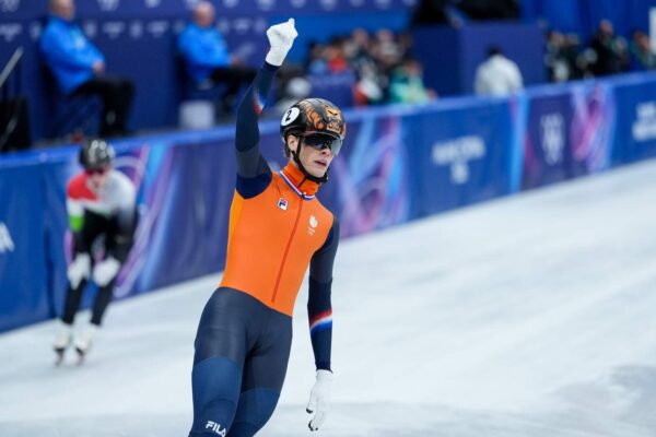 Patinazhi i shpejtësisë: Jens van ‘t Wout, i artë në garën 1,500 metra!