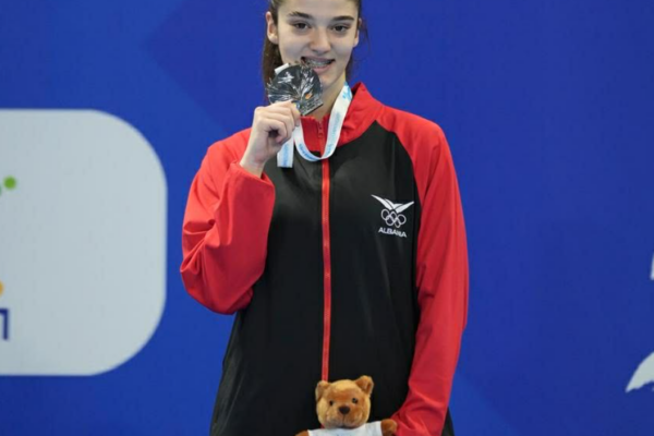 Lanika Rexhepi shkruan histori për Shqipërinë në Kampionatin Evropian të Karatesë