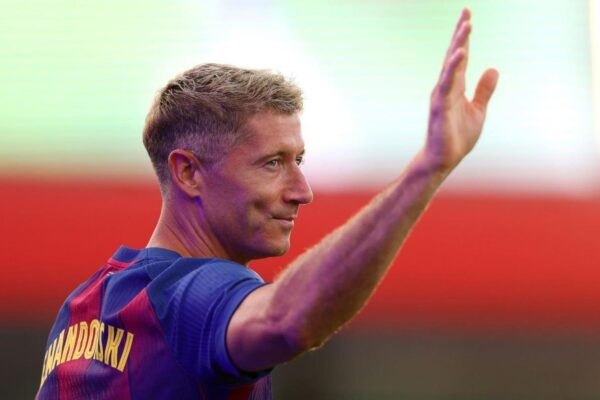 Lewandowski me 5 oferta në tavolinë, të ardhmen e vendos pas zgjedhjeve presidenciale