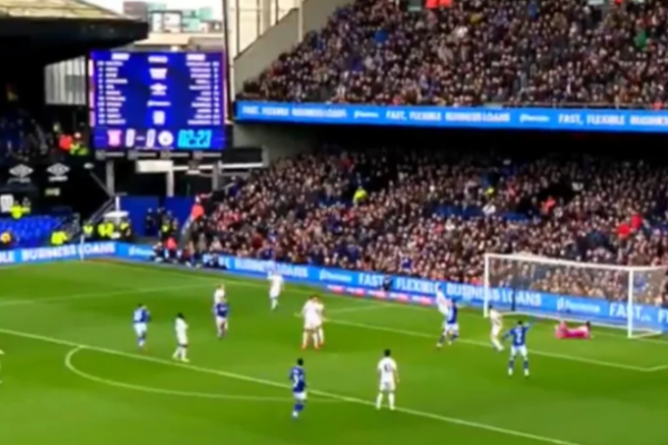 Mjaftojnë vetëm tre minuta, ylli shqiptar realizon tjetër supergol në Angli dhe i dërgon sërish sinjale Sylvinhos (Video)