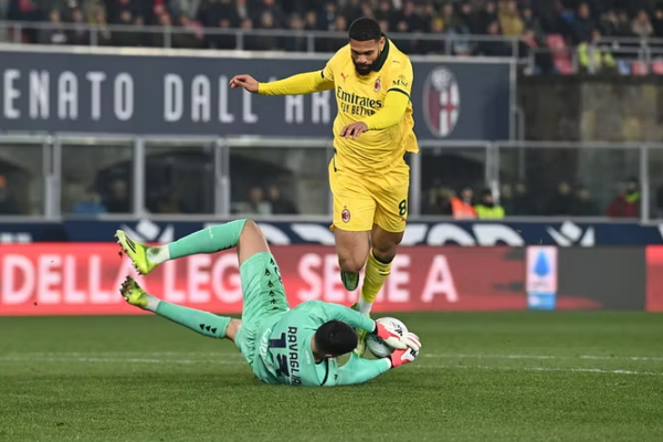 Milani, tre gola Bologna-s dhe vendi i dytë i blinduar