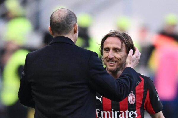 Modric i ka bindur të gjithë…, ndoshta do të bindet edhe vetë të qëndrojë te Milani