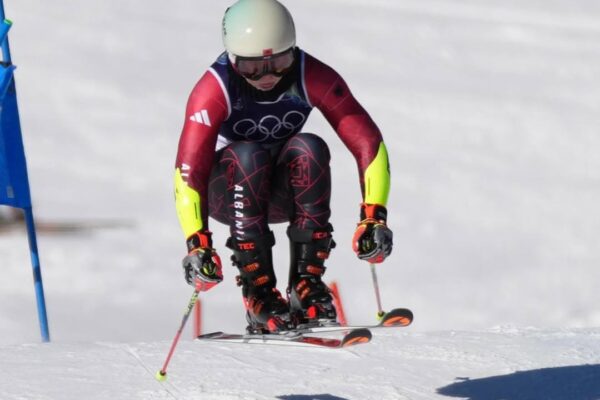 Milano-Cortina 2026 në RTSH/ Lara Colturi kryen lëshimin e parë në slalom, Shiffrin vendos kohën më të shpejtë