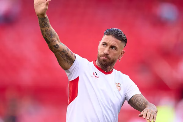 Sergio Ramos, i gjithanshëm, derisa po e blen Sevillan, ai mund të kthehet në fushë për të ndihmuar klubin