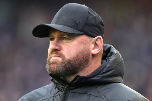 Wayne Rooney ka një paralajmërim “të acartë” për Arne Slot te Liverpool-i