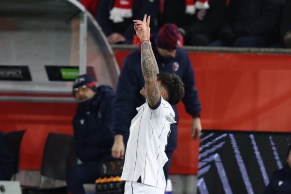 EUROPA LEAGUE, 45′ e para: Arbër Hoxha dhe Dinamo Zagreb befasohen në shtëpi, Bologna në avantazh në transfertë