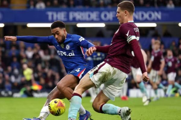 E PABESUESHME! Chelsea befasohet në shtëpi nga Burnley, Broja në infermieri. Abraham shpëton Aston Villa-n nga humbja (video)