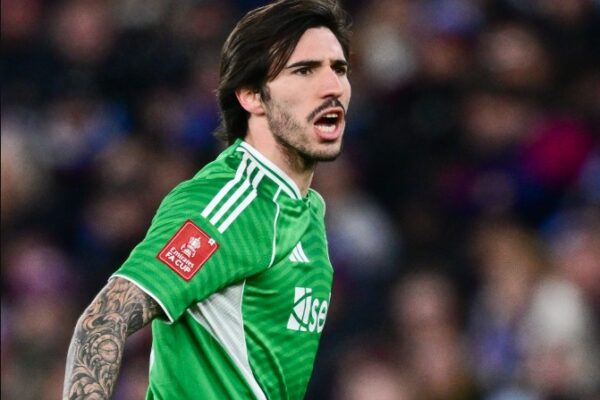 Sandro Tonali i jashtëzakonshëm, ja arsyeja pse e duan gjithë klubet e mëdha. Newcastle fluturon në raundin tjetër të FA Cup (video)