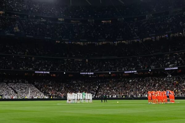 Real Madrid “spektakël” ndaj Sociedad dhe rikthehet në krye. Presioni kalon te Barcelona (video)