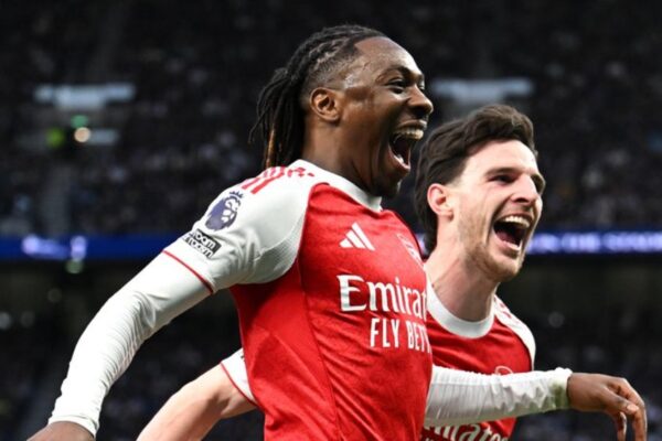 “Ringjallet” Arsenal, fitore e madhe në derbi. Eberechi Eze i jashtëzakonshëm (video)