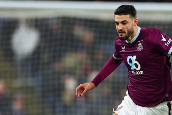 Çfarë po ndodh me Brojën? Burnley “zhduk” sulmuesin kuqezi