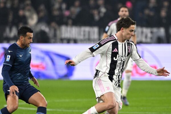 Juventus befasohet në fund të pjesës së parë, sulmuesi veteran hesht “Allianz Stadium” (video)