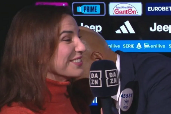 Gazetarja reagon ndaj puthjes së Spallettit: Ngacmimi është gjë serioze…, një burri do t’i jepte bërrylin