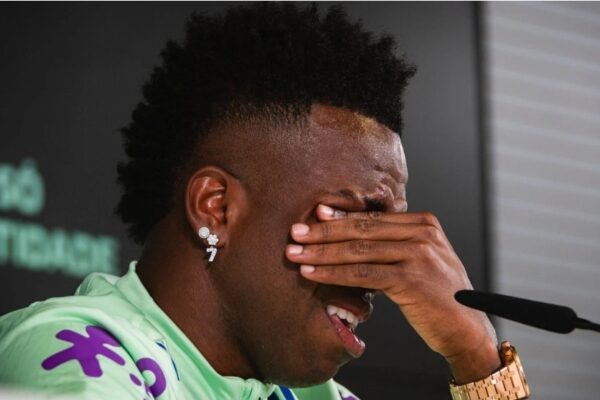 “Vdis”, i tërë stadiumi i Osasunas me thirrje të rënda drejt Vinicius Jr