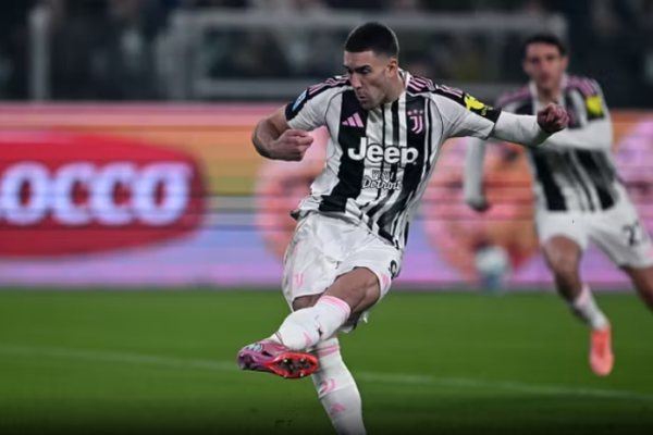 Spalletti merr lajmin e mirë, Vlahovic rikthehet në stërvitje pas 3 muajsh me synimin për të kapur Champions