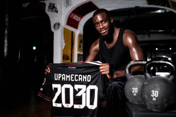 Zyrtare, Upamecano rinovon me Bayern-in deri në 2030