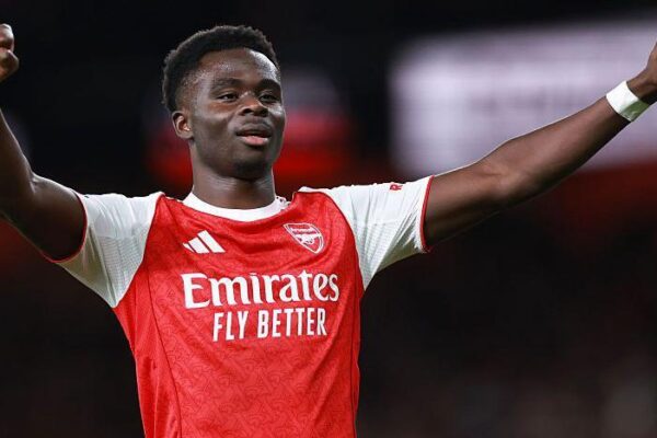 Bukayo Saka firmos kontratë të re me Arsenalin