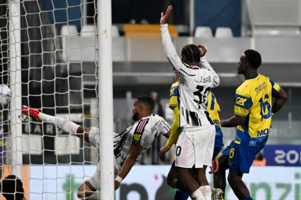 Zhegrova i sheh nga stoli, Juventus me fitore spektakolare ndaj Parmës (video)