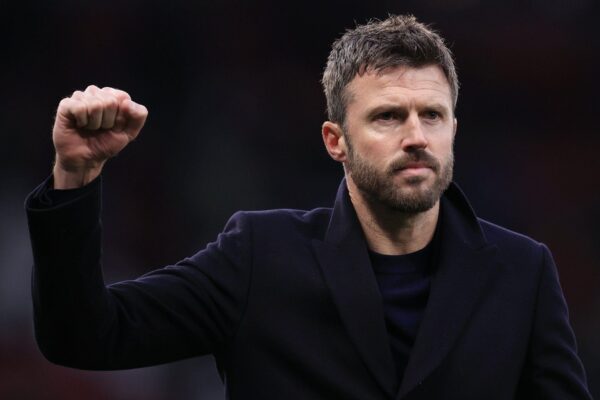 Michael Carrick rikthen lavdinë në “Old Trafford”, Manchester United dominon rivalët me 16 pikë në 8 ndeshje