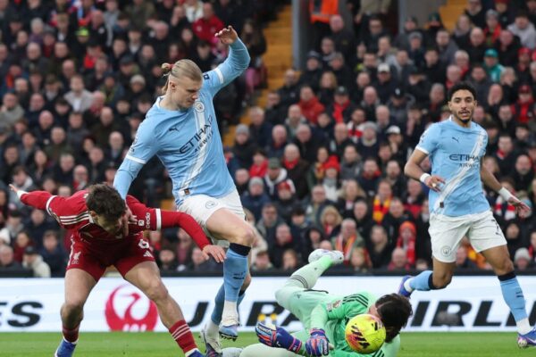Shumë zhurmë për asgjë në pjesën e parë, mungon goli në supersfidën Liverpool-Man. City