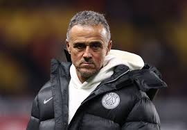 PSG synon të mbajë Luis Enriquen edhe për sezonet e ardhshme