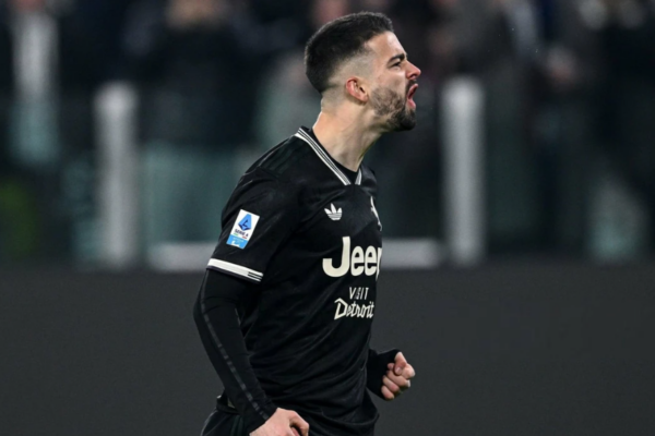 E zbulon gazetari italian: Juventusi e ka ofruar Zhegroven në marrëveshje shkëmbimi