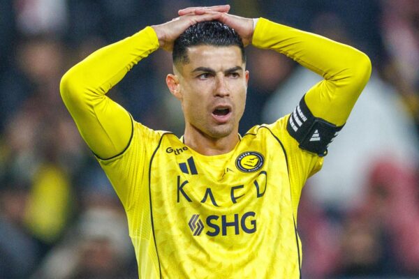 Ronaldo rikthehet në stërvitje, por tensionet me drejtuesit sauditë vazhdojnë