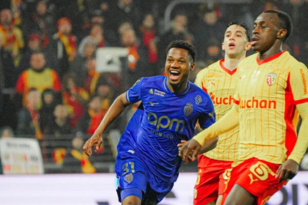 Përmbysje e çmendur në Ligue 1. Monaco i bën një super dhuratë PSG-së, para ndeshjes së kthimit në Champions (video)