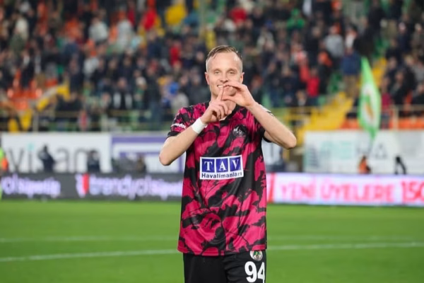 Hadërgjonaj në ekipin e javës në Turqi