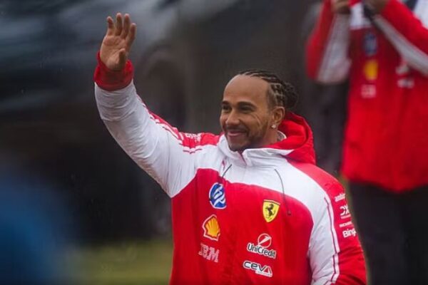 Hamilton synon rilindjen në 2026-ën, ndryshime në skuadër dhe ndarje me menaxherin Hynes