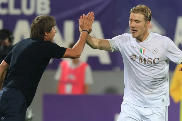 Hojlund: Dua t’i dëgjoj sërish tifozët të bërtasin ‘Champions’, Conte është fitues serial