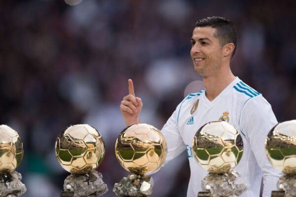 Cristiano Ronaldo mbush 41 vjeç, të gjitha rekordet dhe numrat e portugezit!