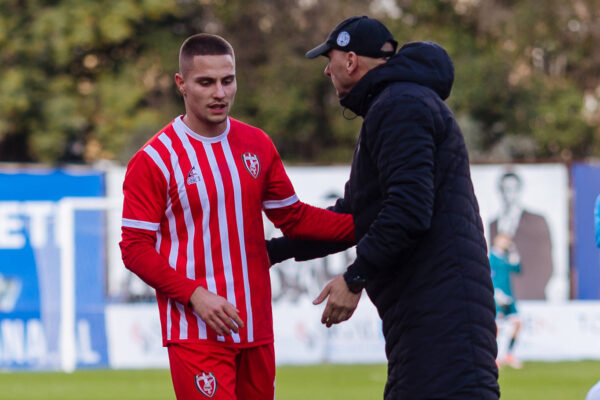 3 futbollistë largohen nga Skënderbeu
