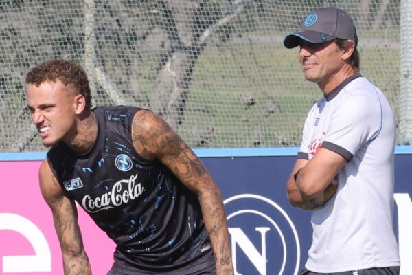 Lang, ”helm” ndaj trajnerit Conte: Nuk u trajtova ndershëm, një ditë do të mësohet gjithçka