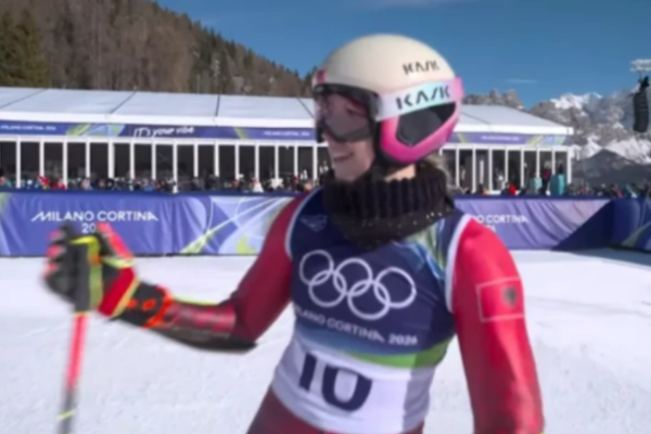 Colturi pranë medaljes/ Skiatorja kuqezi, e katërta në zbritjen e parë në sllallomin gjigand
