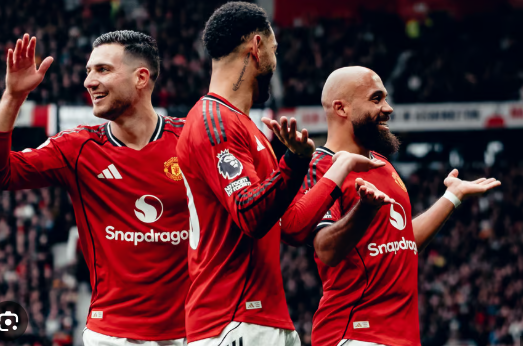 Manchester United “fluturon” me Carrick, vjen fitorja e katërt radhazi në kampionat