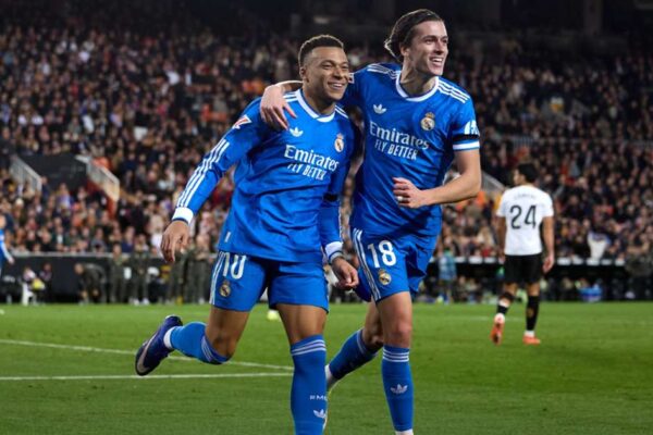 Carreras dhe Mbappé mbajnë Realin në ritmin e Barçës