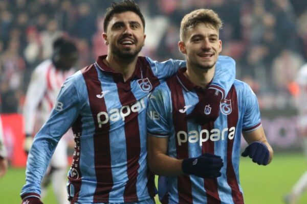 Muçi nuk di të ndalet në Turqi, gol, asist dhe “Lojtari i Ndeshjes” në fitoren e Trabzonspor (video)