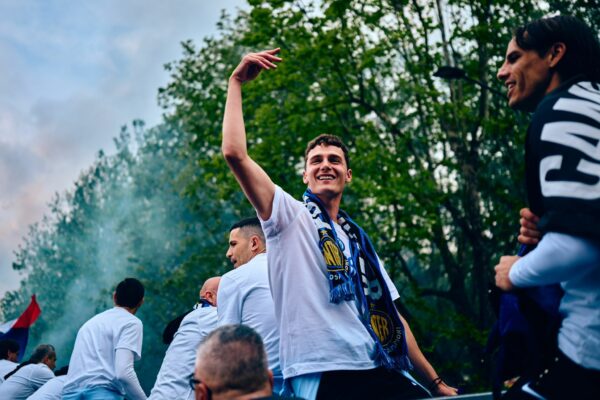 Pavard në pikiatën e karrierës, as Marseille dhe as Interi nuk e llogarisin më