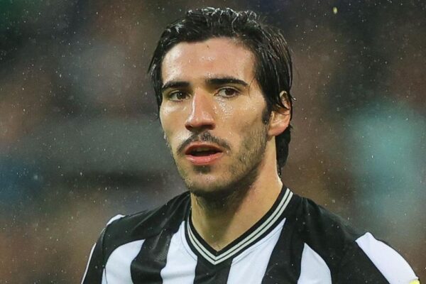 Newcastle pranon largimin e Sandro Tonalit, gjen zëvendësuesin e italianit te Liverpool