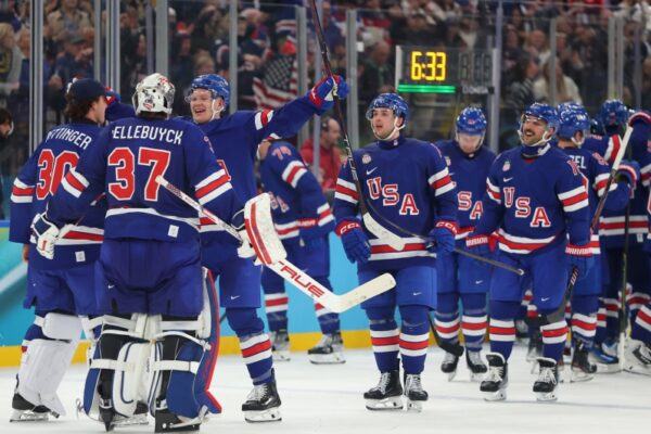 Milano-Cortina në RTSH/ Hokej në akull, SHBA-të dhe Kanadaja në gjysmëfinale mes drithërimash