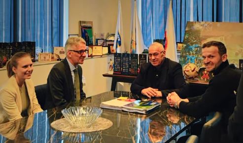 Ambasadori Rudolph në FFK: Futbolli forcon partneritetin Kosovë–Gjermani