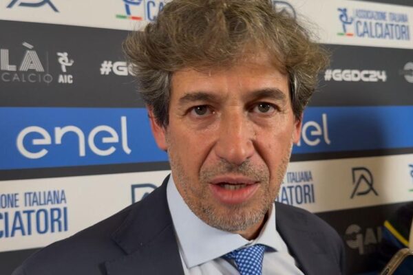 Albertini paralajmëron Milanin: Nëse Interi fiton derbin, e qep “scudetton” në gjoks