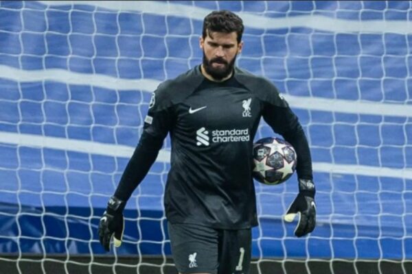 Dy gjigantët e Serie A në garë për Alison, Liverpool merr vendimin final