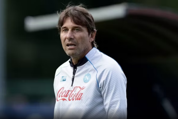 “Po e planifikojmë të ardhmen bashkë me Conte, ai dhe McTominay nuk largohen nga Napoli”